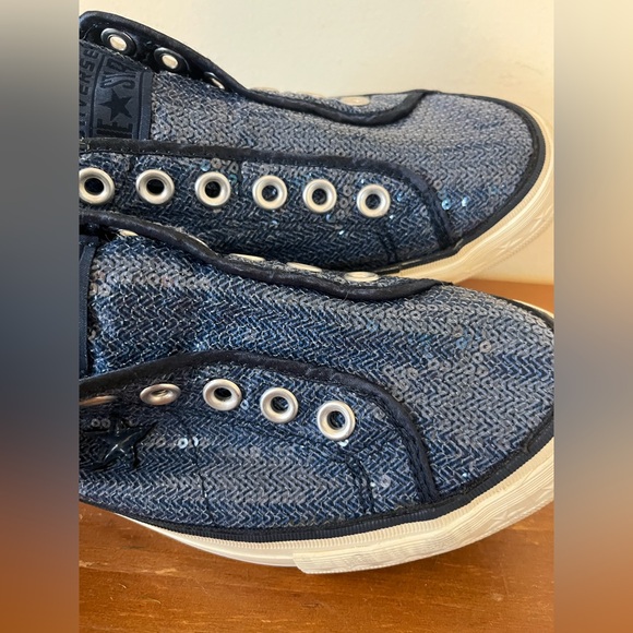 Converse Women’s 8 One Star Blue Sequined Slip On Shoes- Sparkle - Picture 8 of 8
